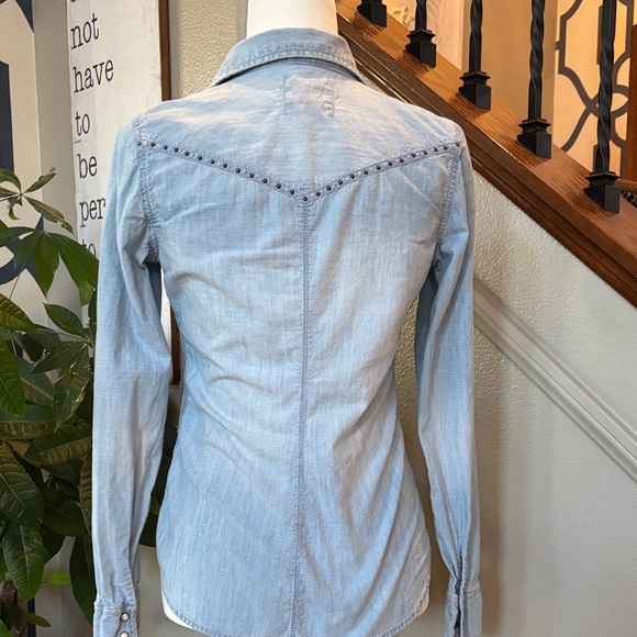 Light Blue Western / equestrian Denim embellished Button-Up Shirt 🤩 - Picture 6 of 10